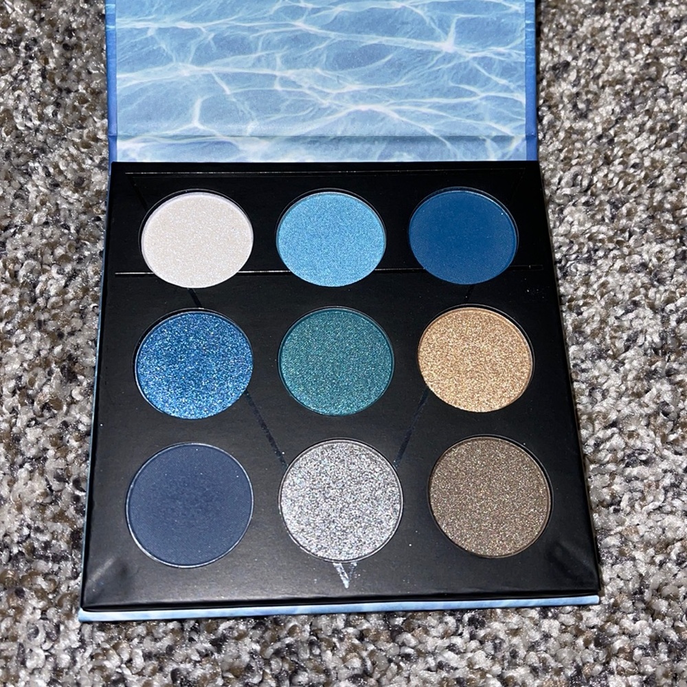 Essence Eyeshadow Palette